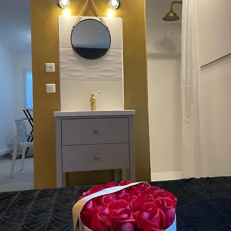 M Romantisme Et Elegance Daire Pézenas